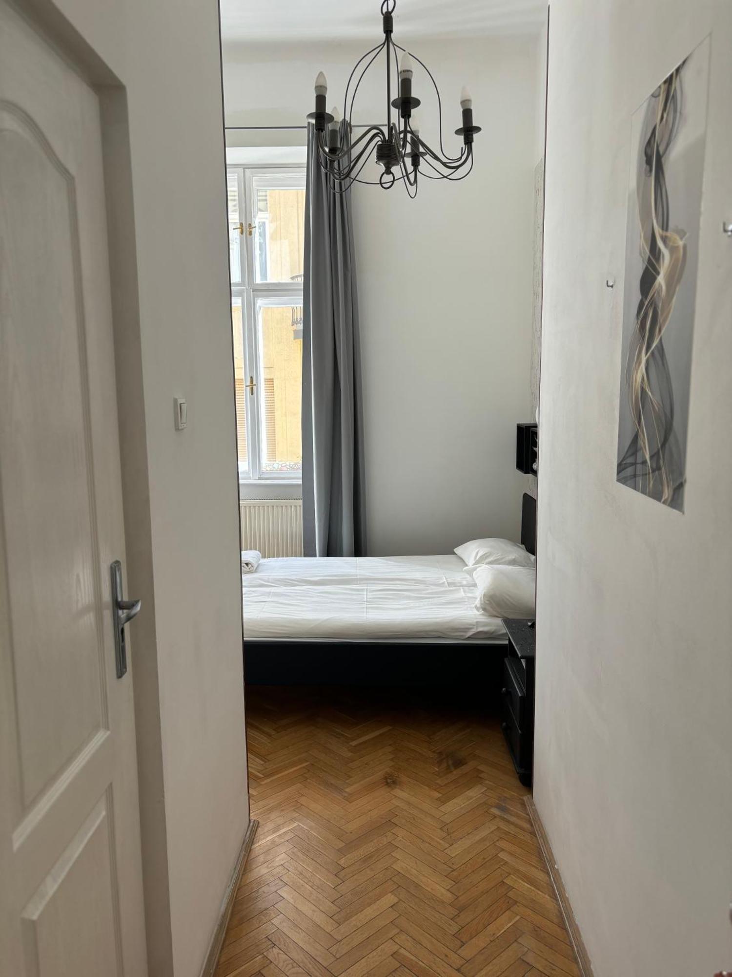 Spring Roses Downtown Boutique - Apartament